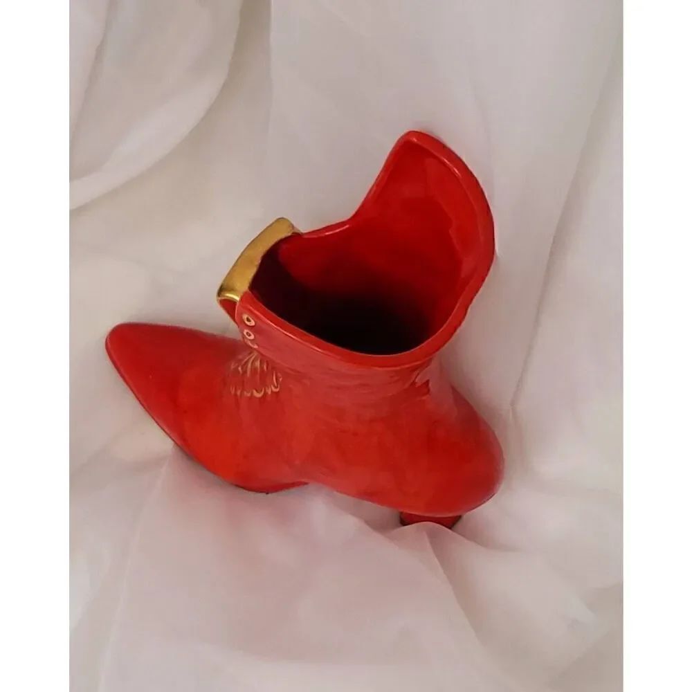 Red boot vase - Picture 2 of 8